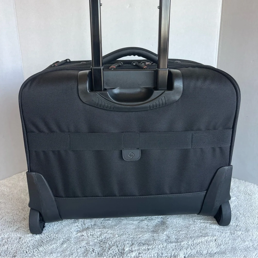 Samsonite Pro 4 DLX 2 Gusset Mobile Office